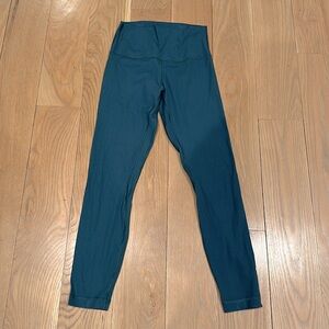 Women's lululemon high rise ribbed align legging, size 6.